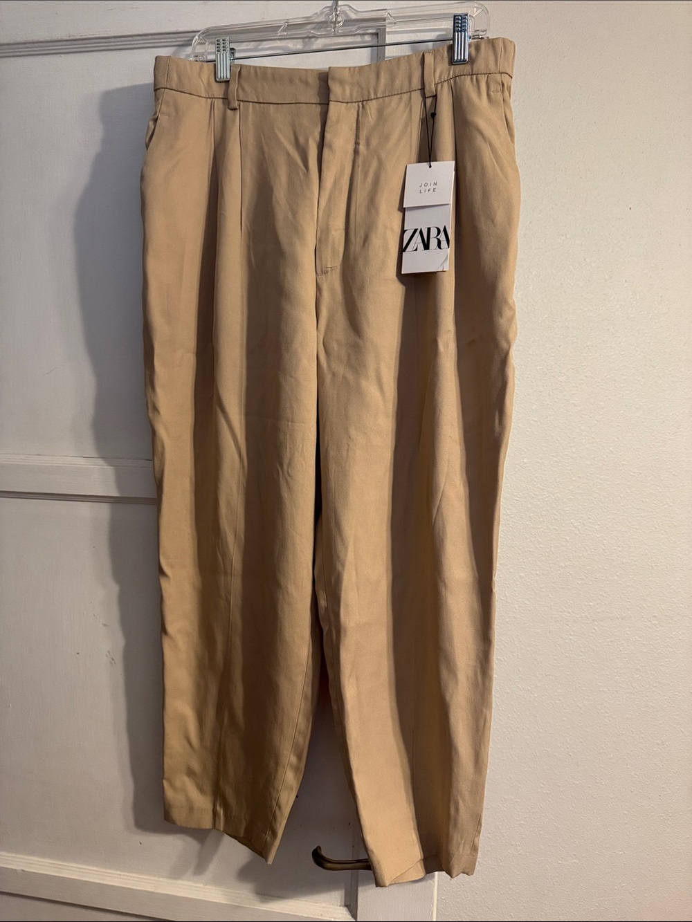ZARA Beige Women’s Pleated Tapered Pants